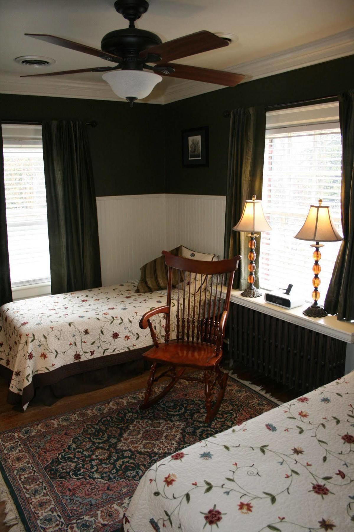 Williamsburg Manor B&B 외부 사진