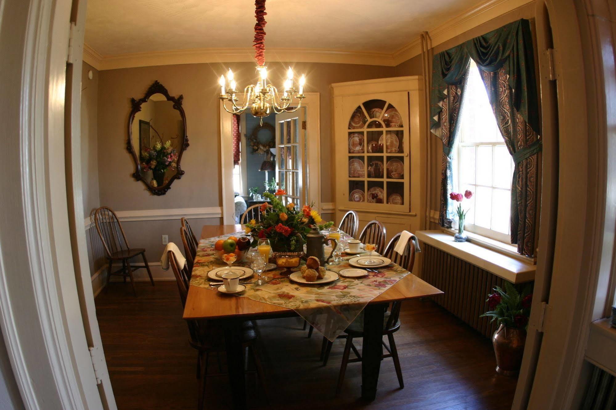 Williamsburg Manor B&B 외부 사진