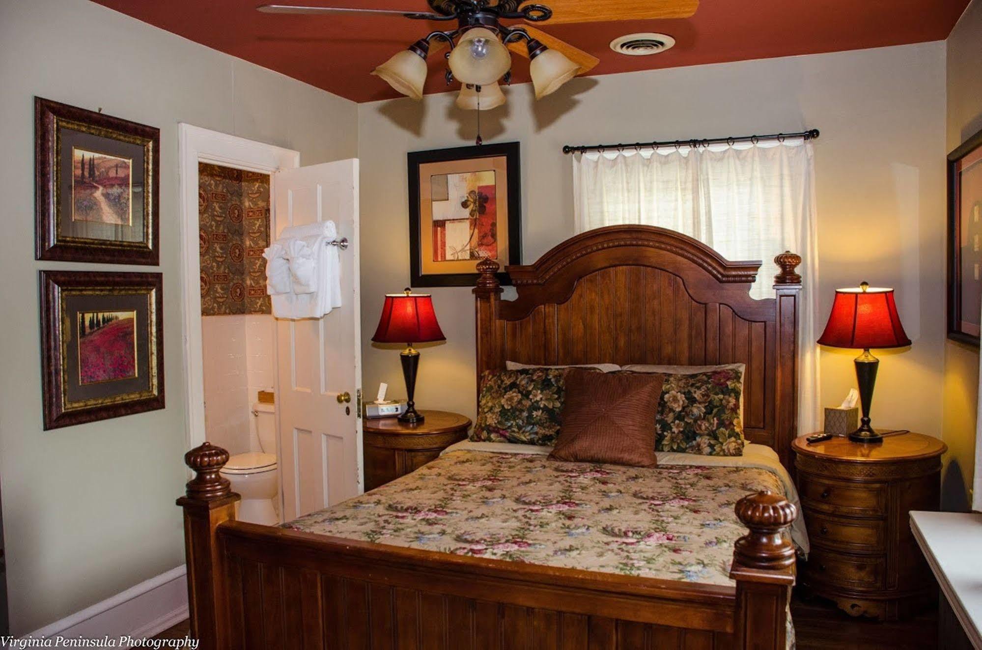 Williamsburg Manor B&B 외부 사진