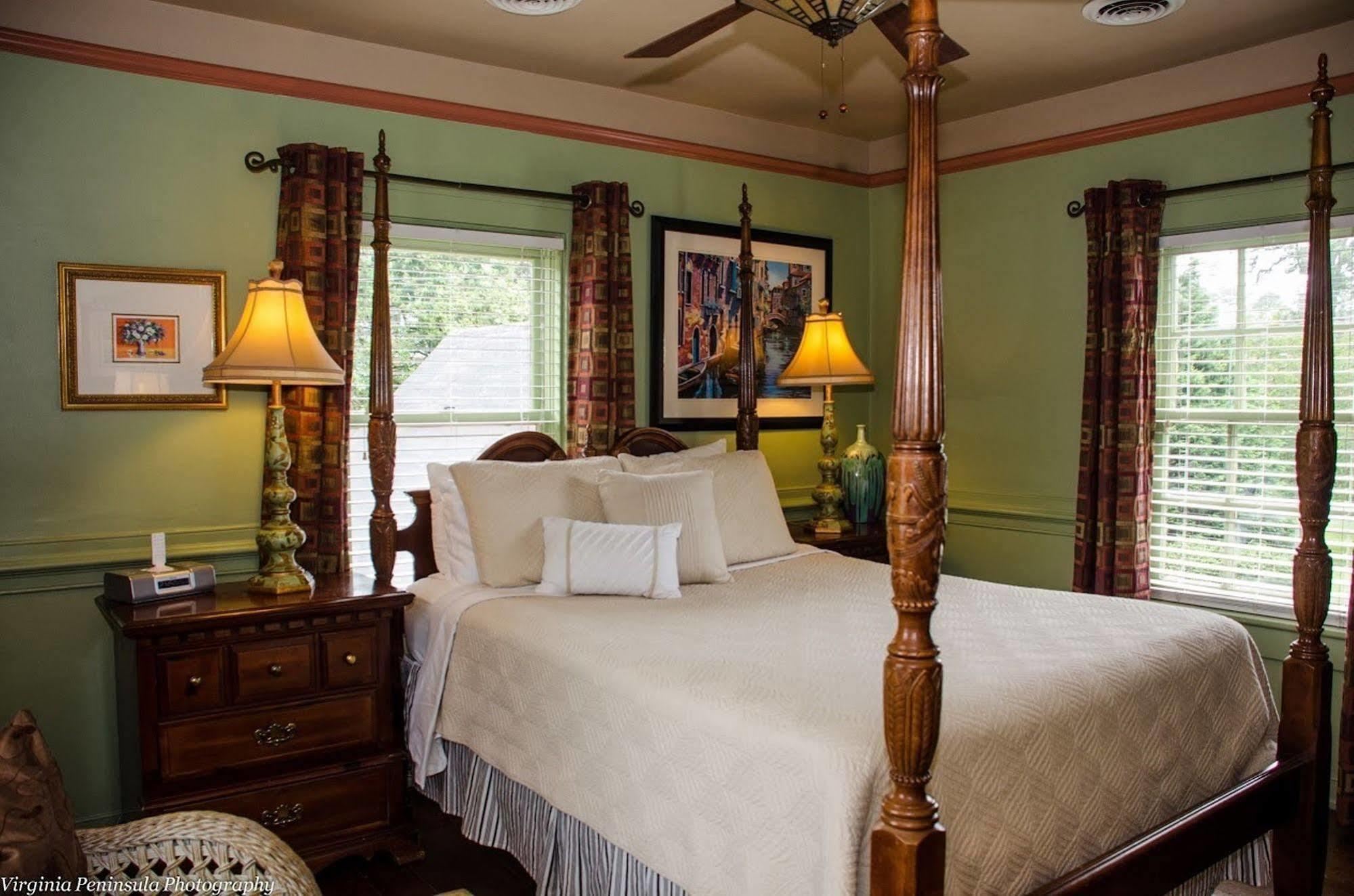 Williamsburg Manor B&B 외부 사진